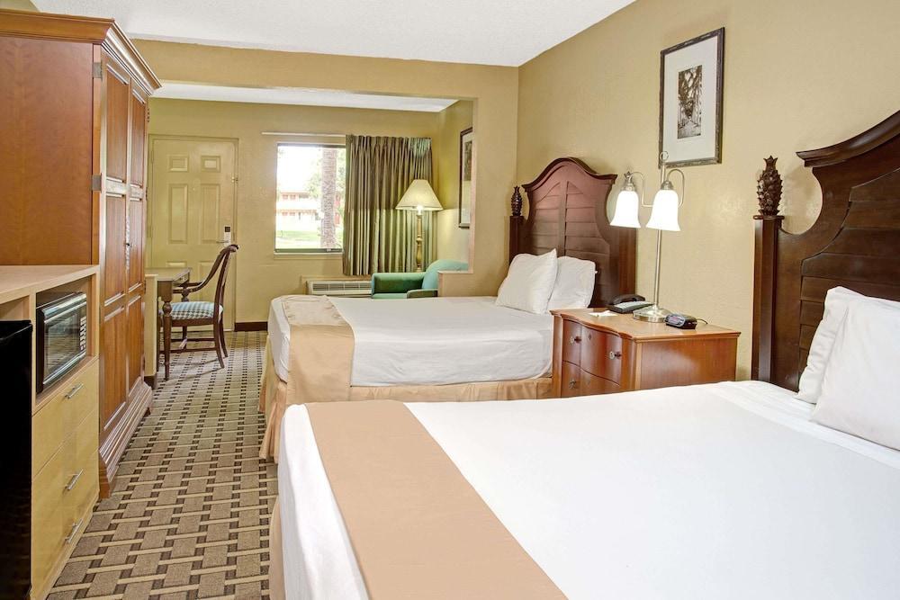 Travelodge By Wyndham Orange Kissimmee
